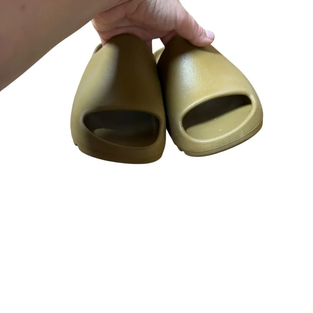 Yeezy| Kids Adidas Ochre Slide Sandals- Size Little Kid 3